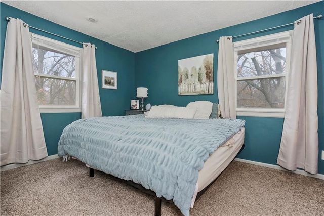 6712 E 134th Street, Grandview, MO 64030