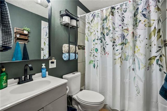 6712 E 134th Street, Grandview, MO 64030