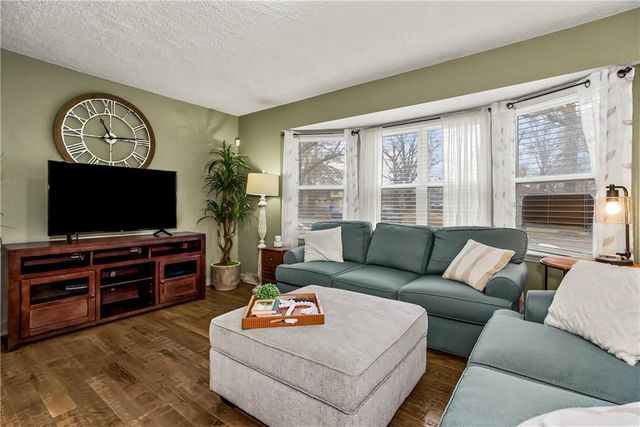 6712 E 134th Street, Grandview, MO 64030