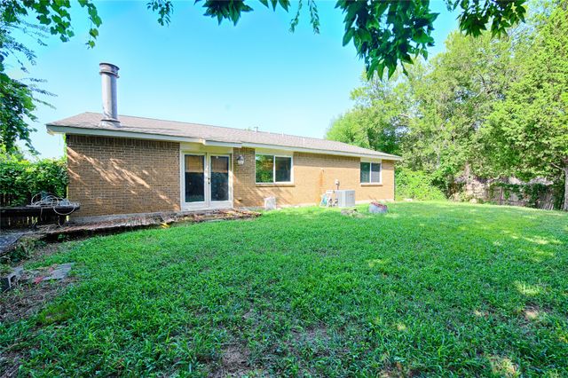 1901 Angelina Drive, Garland, TX 75040