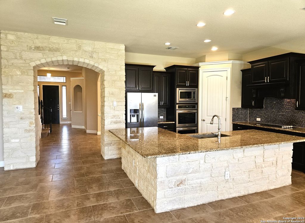 816 ALPINO, Cibolo, TX 78108