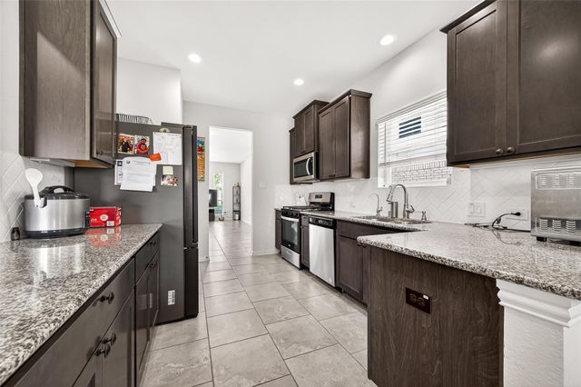270 Little Dog Drive, Montgomery, TX 77356