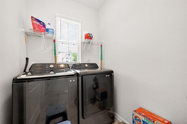 270 Little Dog Drive, Montgomery, TX 77356