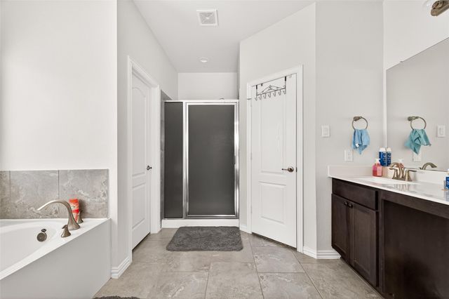 270 Little Dog Drive, Montgomery, TX 77356