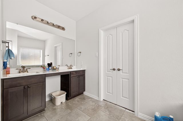 270 Little Dog Drive, Montgomery, TX 77356