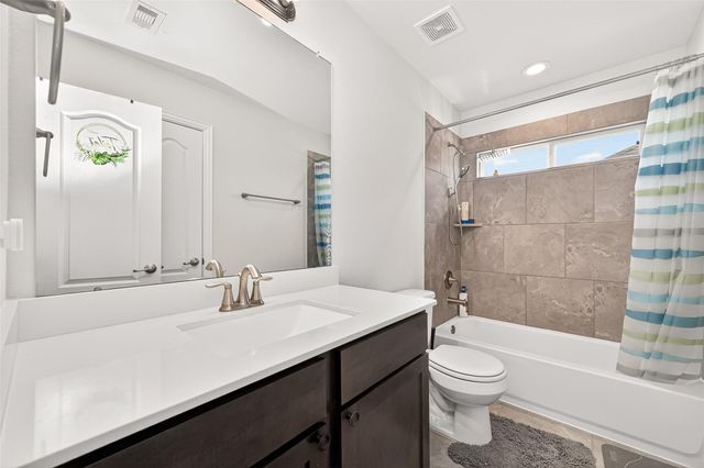 270 Little Dog Drive, Montgomery, TX 77356