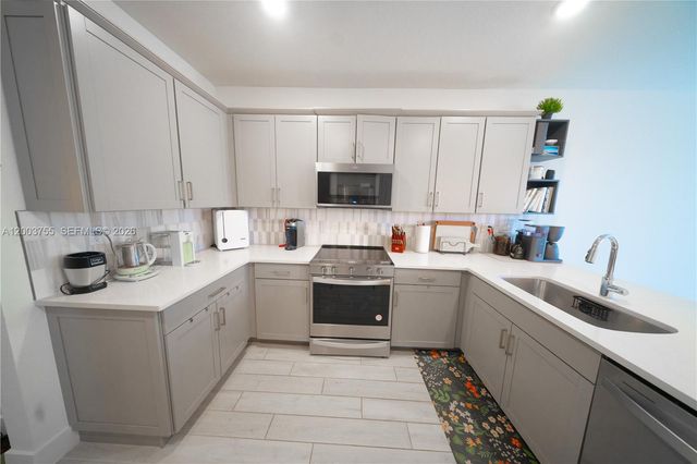 138 SW 171st Way, Pembroke Pines, FL 33027
