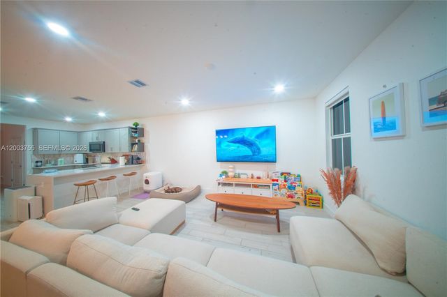 138 SW 171st Way, Pembroke Pines, FL 33027
