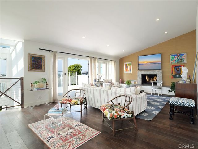 207 S Poinsettia Avenue, Manhattan Beach, CA 90266