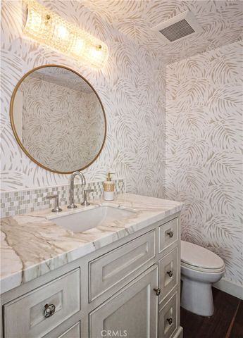 207 S Poinsettia Avenue, Manhattan Beach, CA 90266