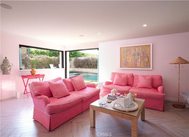 207 S Poinsettia Avenue, Manhattan Beach, CA 90266