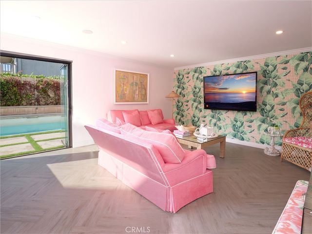 207 S Poinsettia Avenue, Manhattan Beach, CA 90266