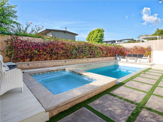 207 S Poinsettia Avenue, Manhattan Beach, CA 90266