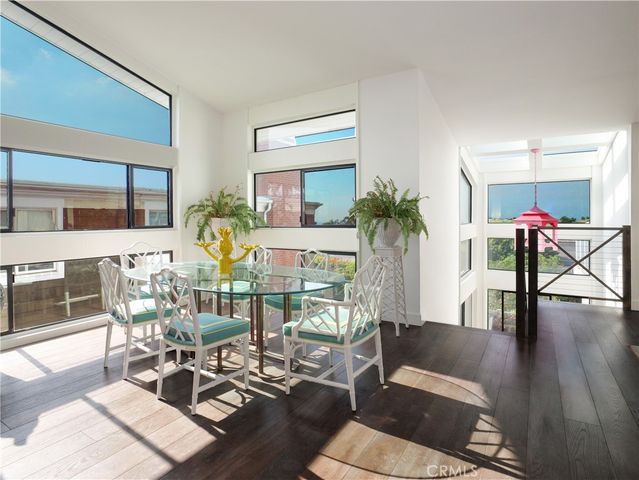 207 S Poinsettia Avenue, Manhattan Beach, CA 90266