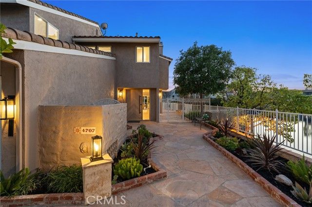 4707 Park Olivo N, Calabasas, CA 91302