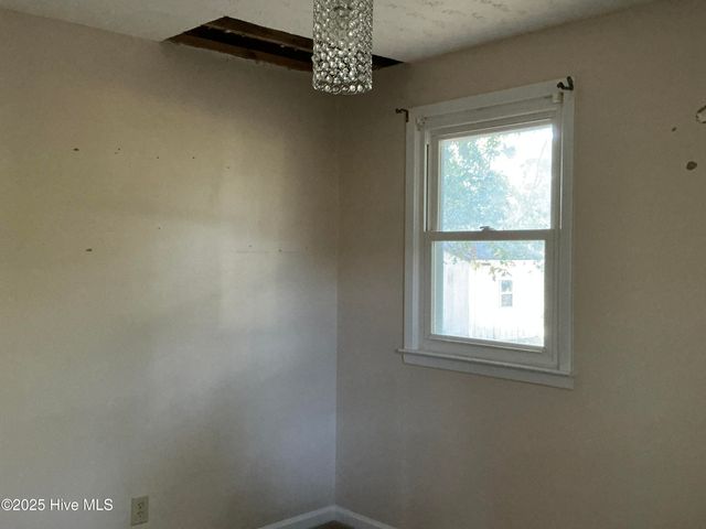 702 Forest Grove Avenue, Jacksonville, NC 28540