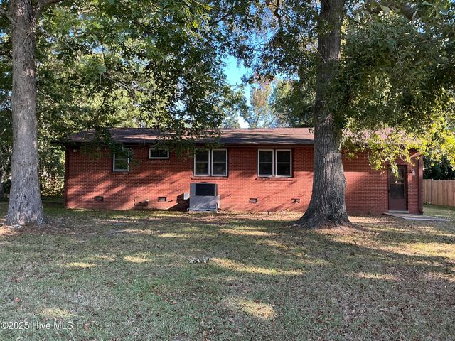 702 Forest Grove Avenue, Jacksonville, NC 28540