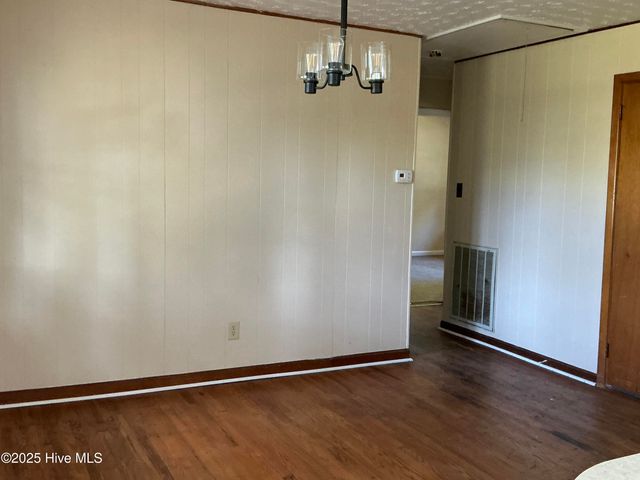 702 Forest Grove Avenue, Jacksonville, NC 28540