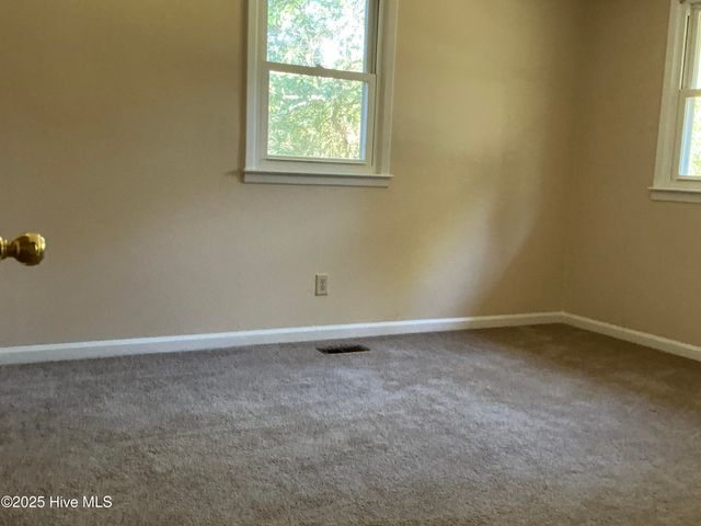 702 Forest Grove Avenue, Jacksonville, NC 28540