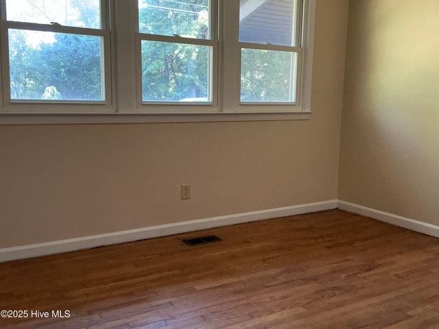 702 Forest Grove Avenue, Jacksonville, NC 28540