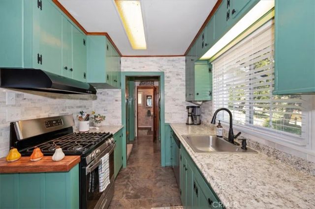 23720 Hillside, Crestline, CA 92325