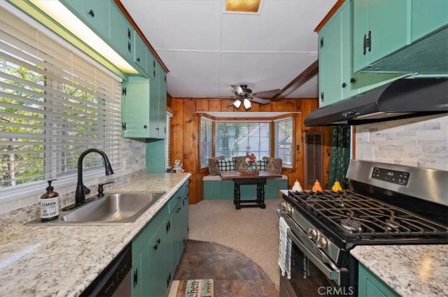 23720 Hillside, Crestline, CA 92325