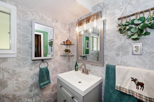 23720 Hillside, Crestline, CA 92325