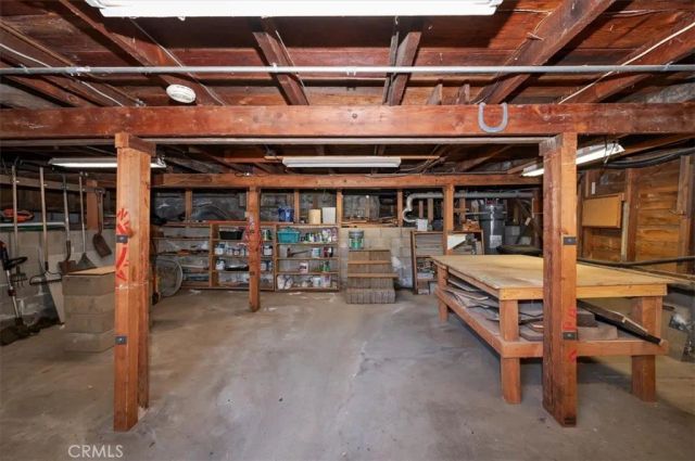 23720 Hillside, Crestline, CA 92325