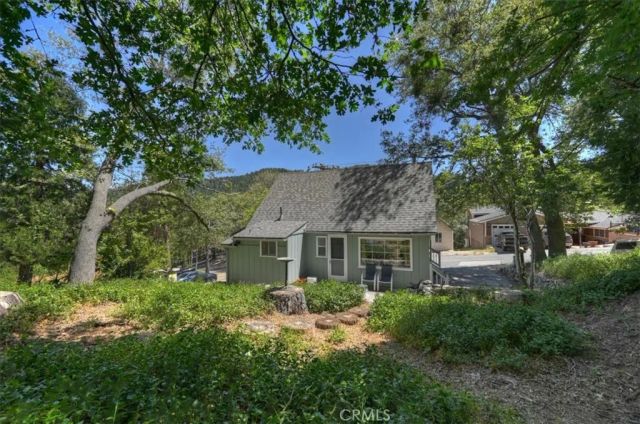 23720 Hillside, Crestline, CA 92325