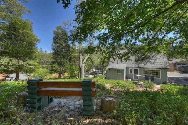23720 Hillside, Crestline, CA 92325