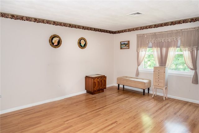 185 Manville Hill Rd Road 506, Cumberland, RI 02864
