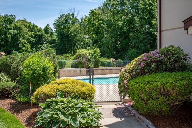 185 Manville Hill Rd Road 506, Cumberland, RI 02864