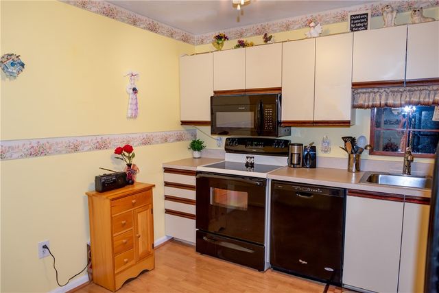 185 Manville Hill Rd Road 506, Cumberland, RI 02864