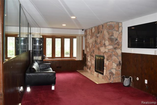 29140 Briarbank Court, Southfield, MI 48034