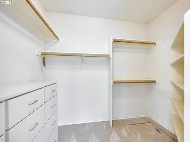 2386 Miller Farm Rd, Woodburn, OR 97071