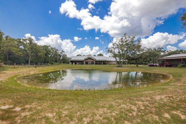 19449 & 19587 Fm 530, Hallettsville, TX 77964