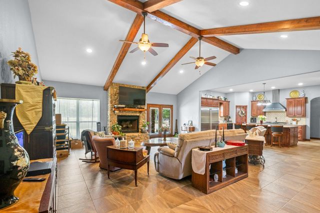 19449 & 19587 Fm 530, Hallettsville, TX 77964