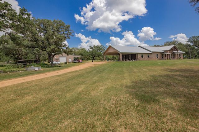 19449 & 19587 Fm 530, Hallettsville, TX 77964