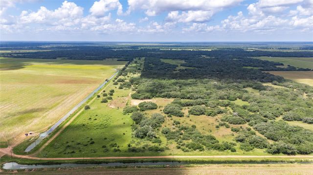 19449 & 19587 Fm 530, Hallettsville, TX 77964