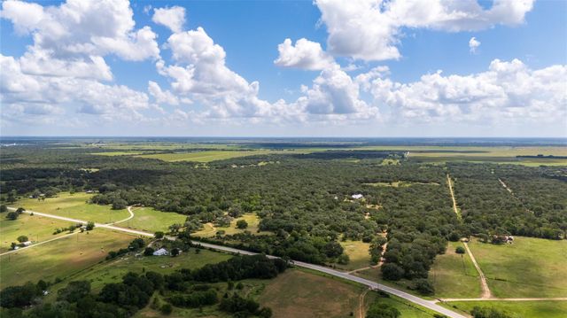 19449 & 19587 Fm 530, Hallettsville, TX 77964