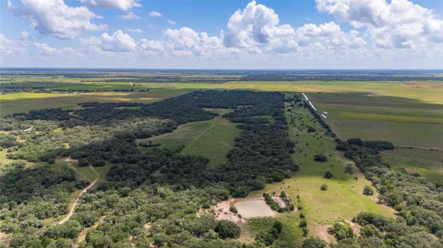 19449 & 19587 Fm 530, Hallettsville, TX 77964