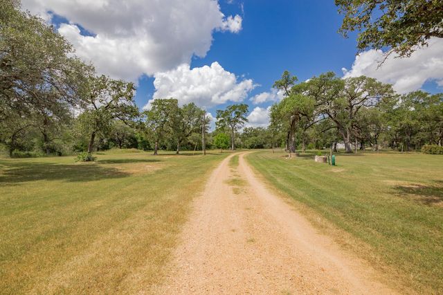 19449 & 19587 Fm 530, Hallettsville, TX 77964