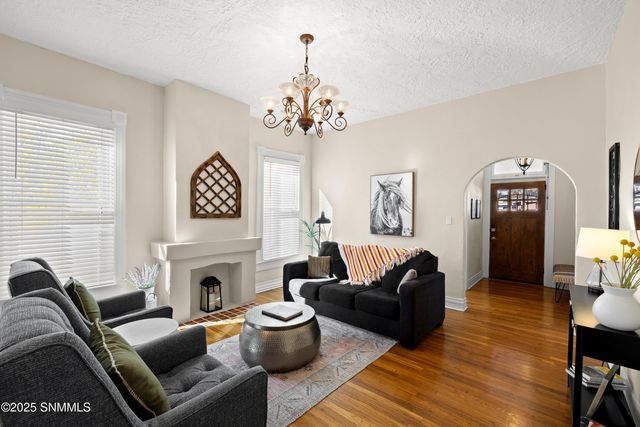 1010 Plain St Street, Las Cruces, NM 88001