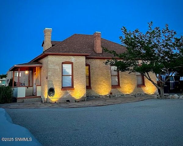 1010 Plain St Street, Las Cruces, NM 88001