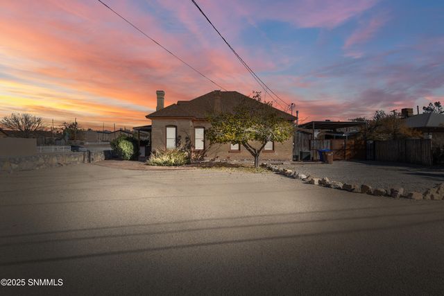 1010 Plain St Street, Las Cruces, NM 88001