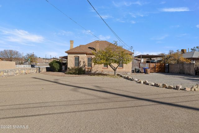 1010 Plain St Street, Las Cruces, NM 88001