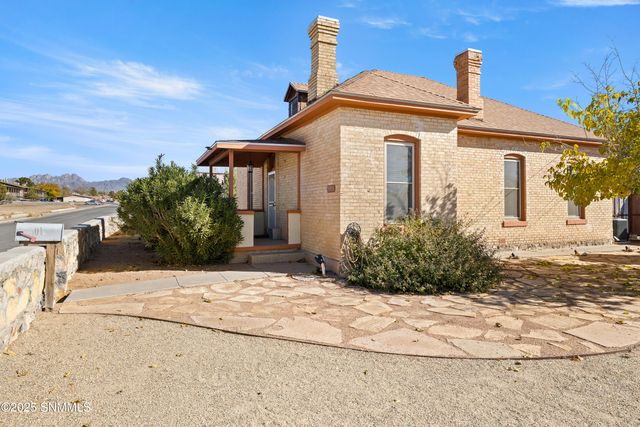 1010 Plain St Street, Las Cruces, NM 88001