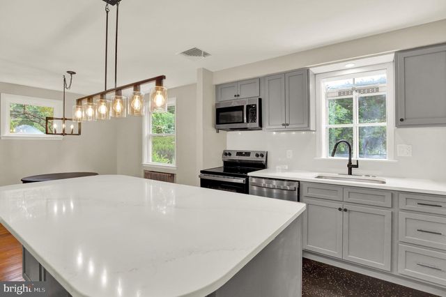 2302 READING BLVD, Reading, PA 19609