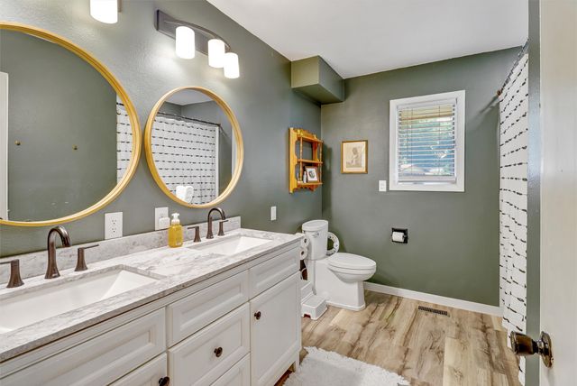 504 E Walnut Street, New Sharon, IA 50207