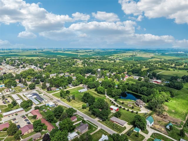504 E Walnut Street, New Sharon, IA 50207